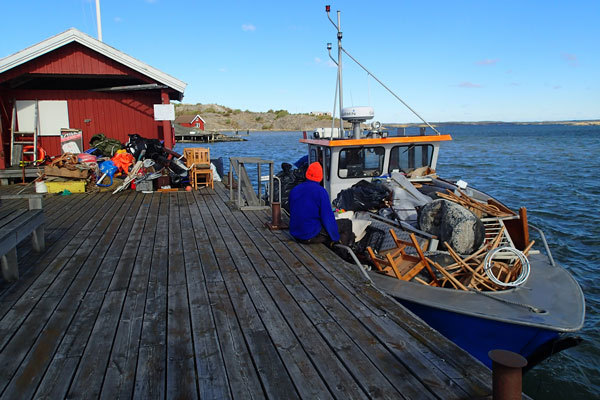 Sjötransport till Fjällsholmen i Kungälvs södra skärgård